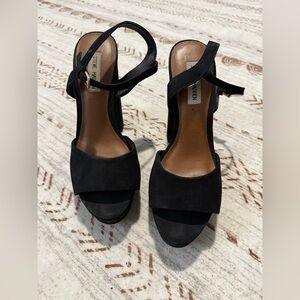 Steve Madden Black Slingback Sandals with Open Toe